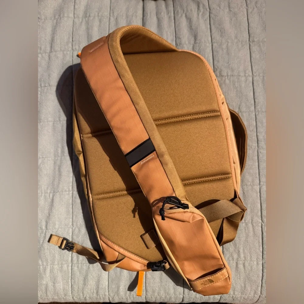 THE NORTH FACE Base Camp Voyager Sling Bag - Picture 12 of 13